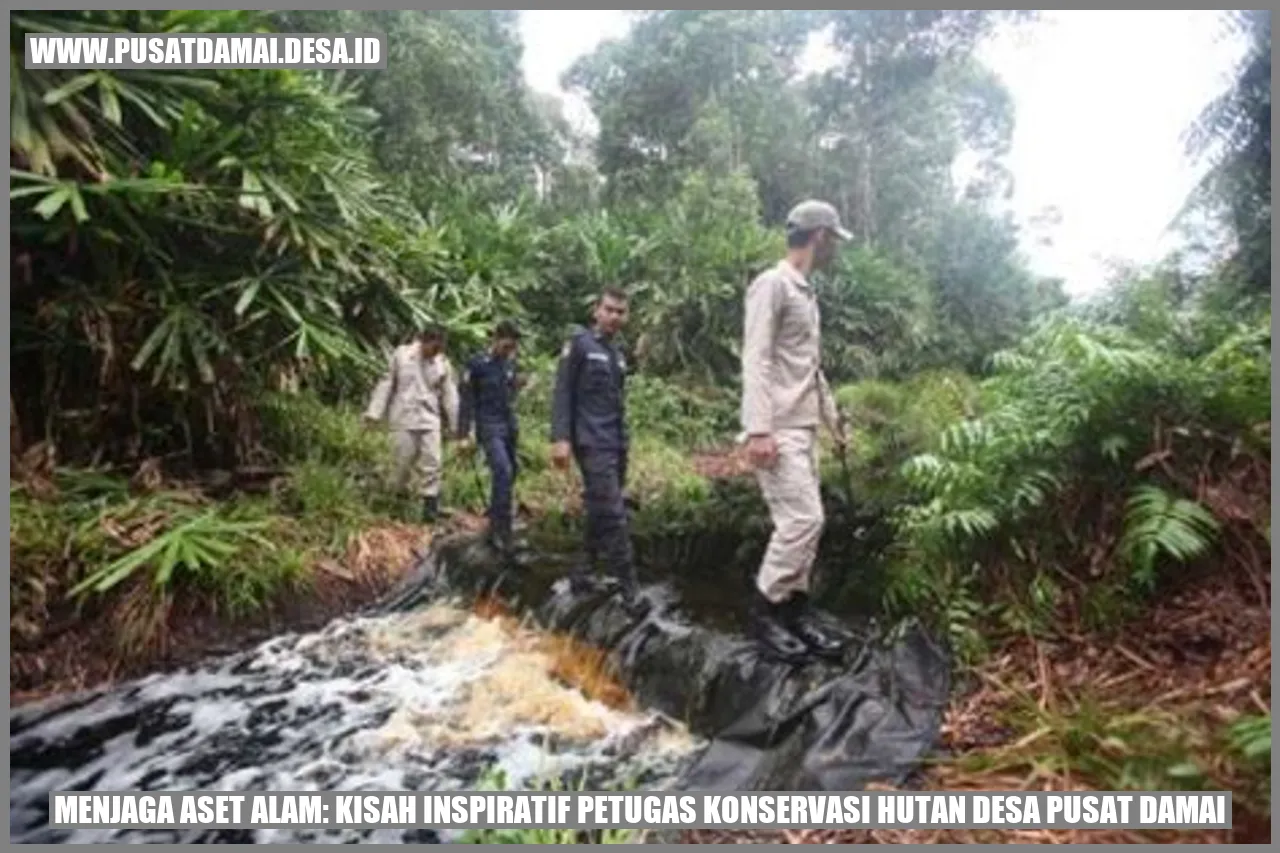 Gambar Petugas Konservasi Hutan